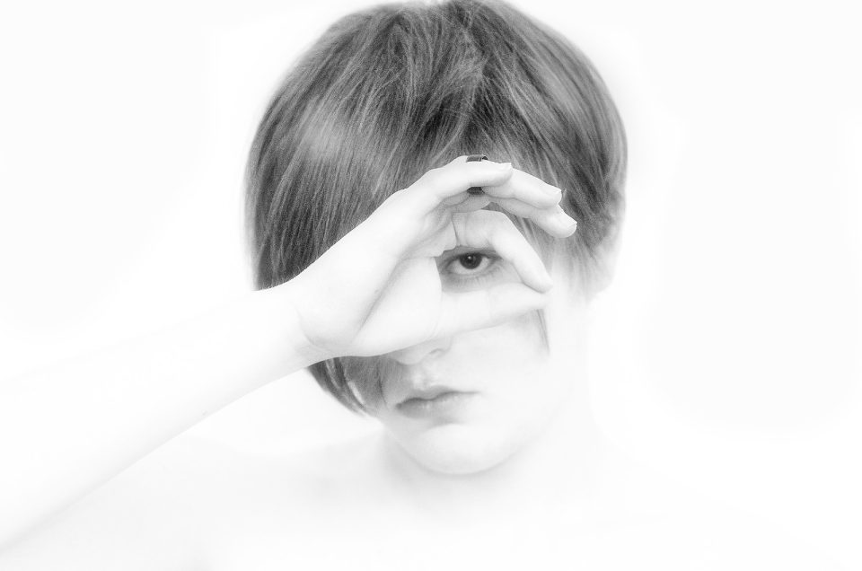 Guardare oltre: la fotografia come arte dello sguardo profondo